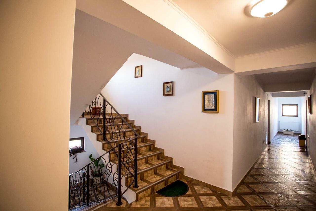Sara, Alba Alba Iulia Ngoại thất bức ảnh